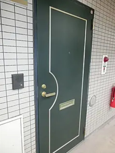 東急世田谷線 下高井戸駅 徒歩5分 3階建 築31年の玄関写真