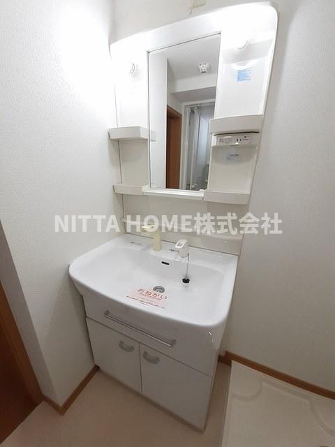 洗面設備　独立洗髪洗面台がついています＊