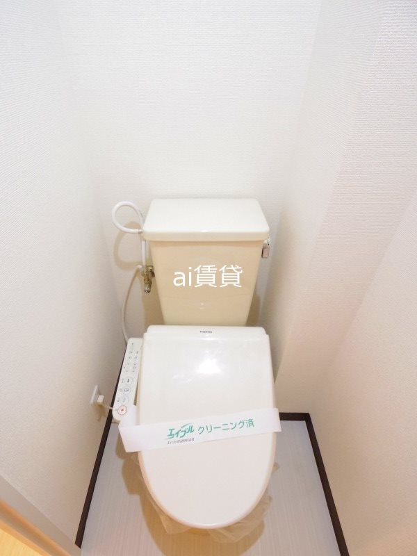 ＪＲ中央線 国立駅 徒歩14分 3階建 築36年のトイレ写真