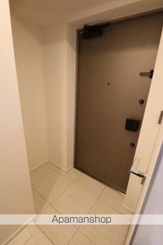 ジェノヴィア新子安の玄関写真