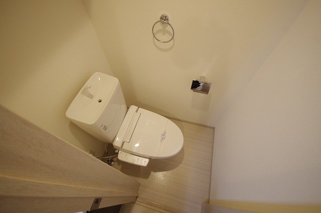 モダンアパートメント枚方上之町のトイレ写真