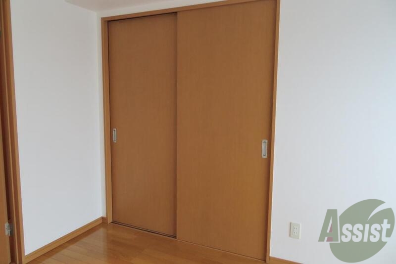 収納　こちらは洋室にあるクローゼット、衣類などを収納ですね
