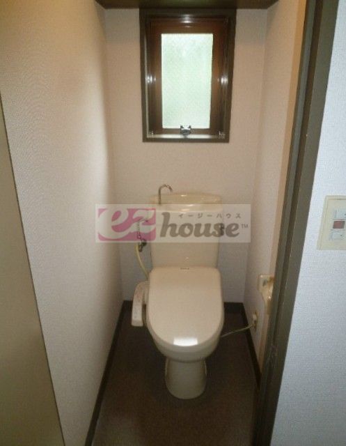 トイレ　別部屋の参考画像になります
