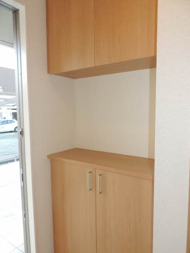 玄関　※同タイプの部屋写真です