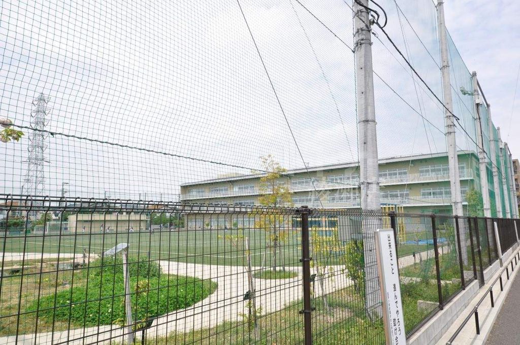 小学校　足立区立加平小学校（小学校）まで770m