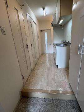 広島電鉄皆実線 比治山橋駅 徒歩8分 5階建 築19年の玄関写真
