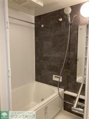 バス・シャワールーム　別部屋の写真です
