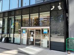 コンビニ　ファミリーマート明大マート中野店（コンビニ）まで159m