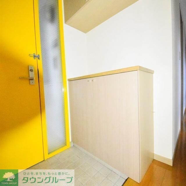 京王線 笹塚駅 徒歩4分 3階建 築26年の玄関写真