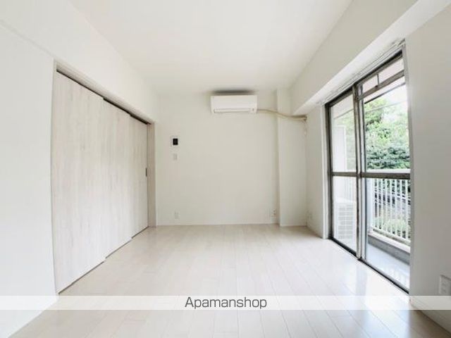 広尾ハイツの居間写真