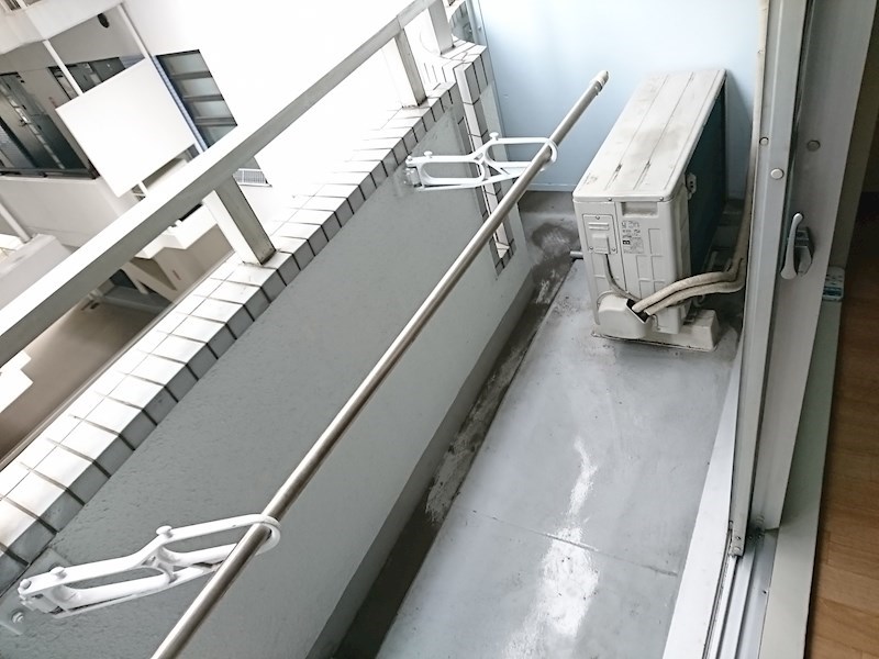 バルコニー　同建物、他号室写真参照