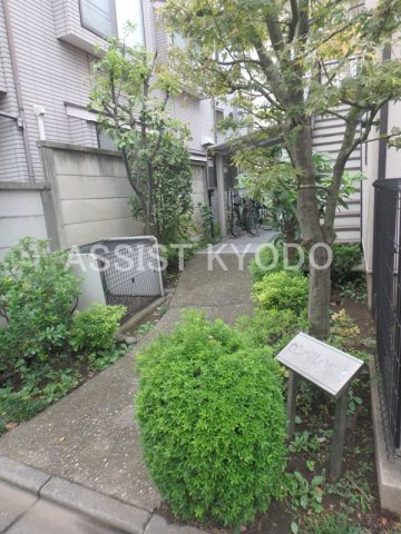 小田急線 千歳船橋駅 徒歩4分 2階建 築26年の外観写真