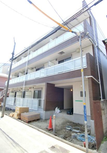 建物外観　「セキュリティ完備のマンションです」