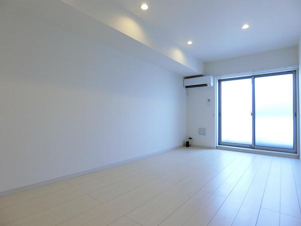 居室・リビング　「南東向きのお部屋です」