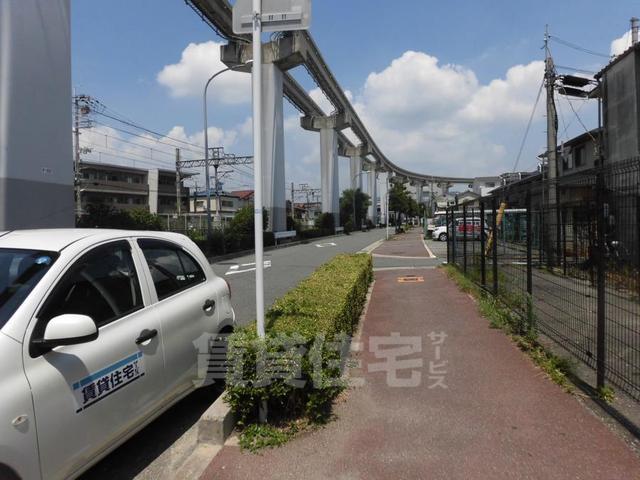 コンビニ　ローソン　蛍池中町店（コンビニ）まで200m