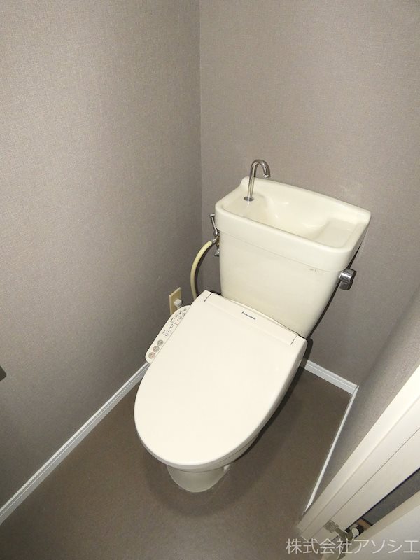 トイレ　ウォシュレット便座
