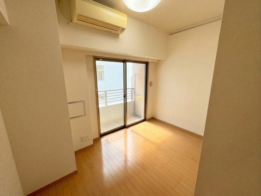 ドルチェ東京・八重洲通りの居間写真