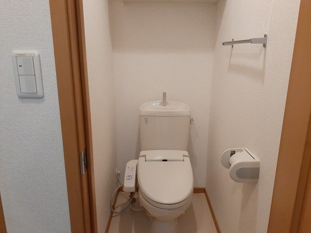 トイレ　トイレもきれいです