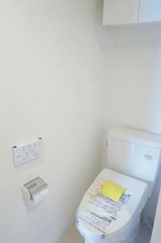 京王線 明大前駅 徒歩4分 5階建 築11年のトイレ写真