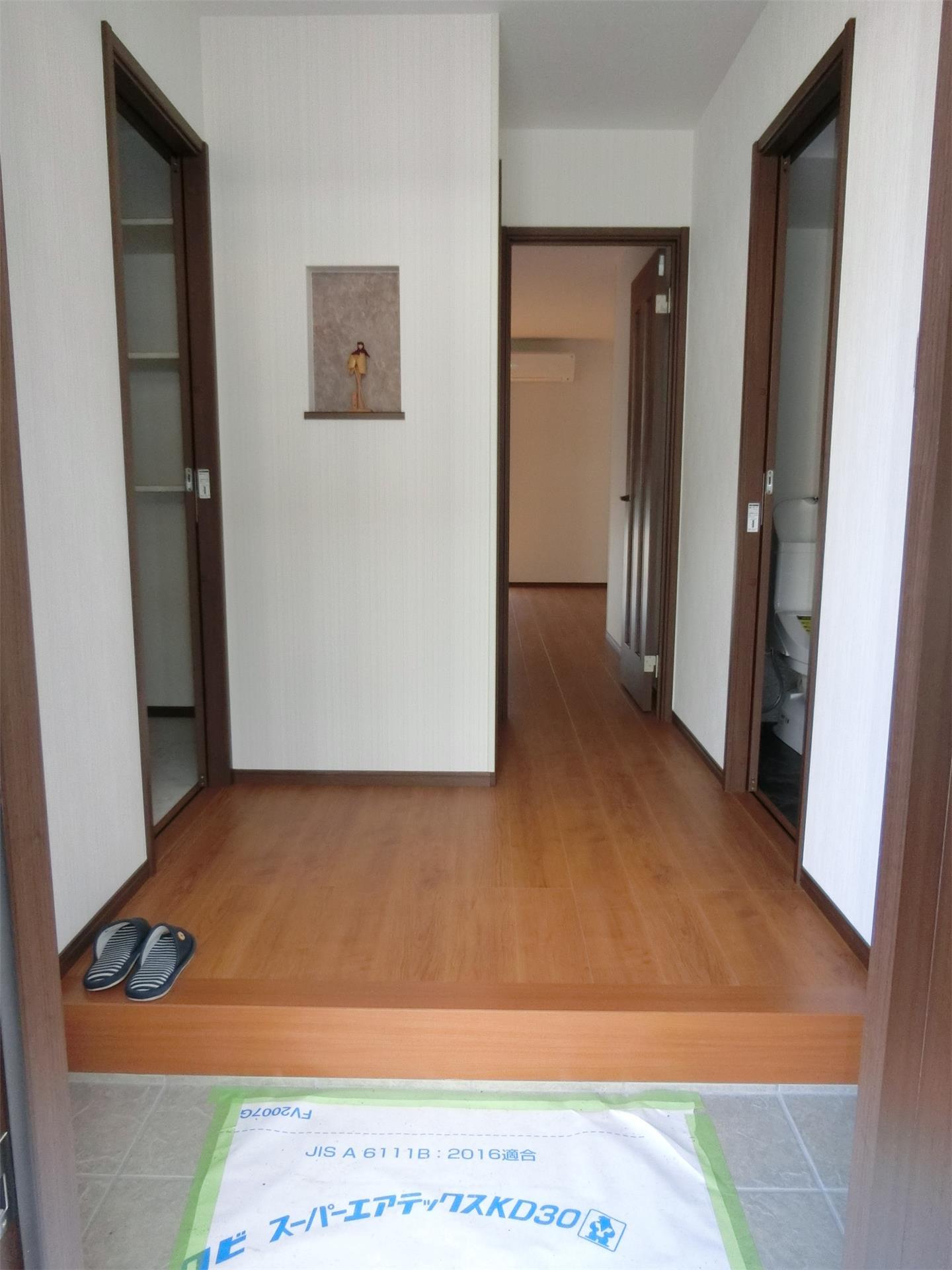 YJパレスの玄関写真