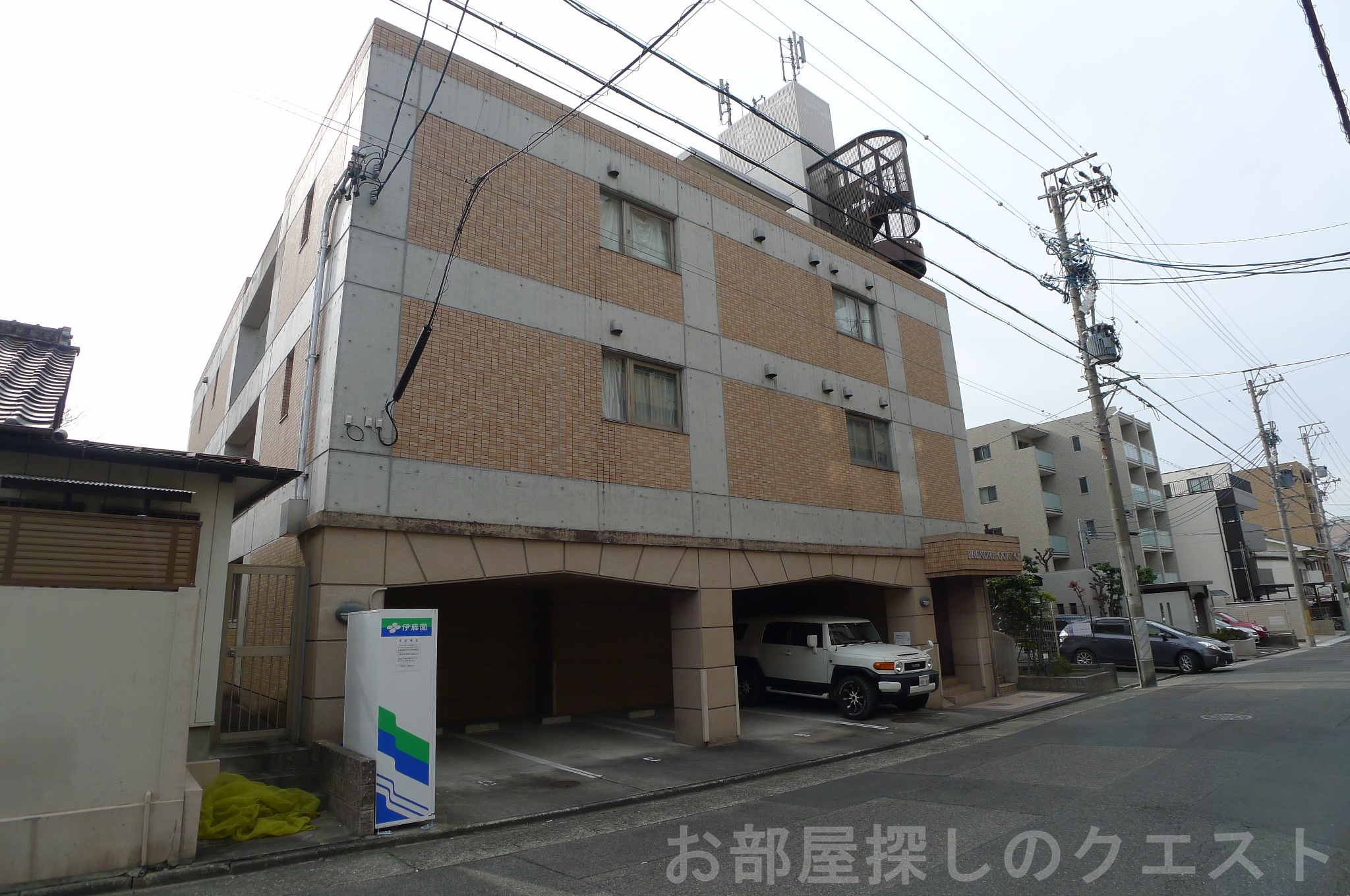 建物外観　オートロック付マンション