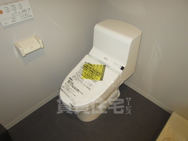 ＪＲ阪和線 富木駅 徒歩5分 2階建 築12年のトイレ写真