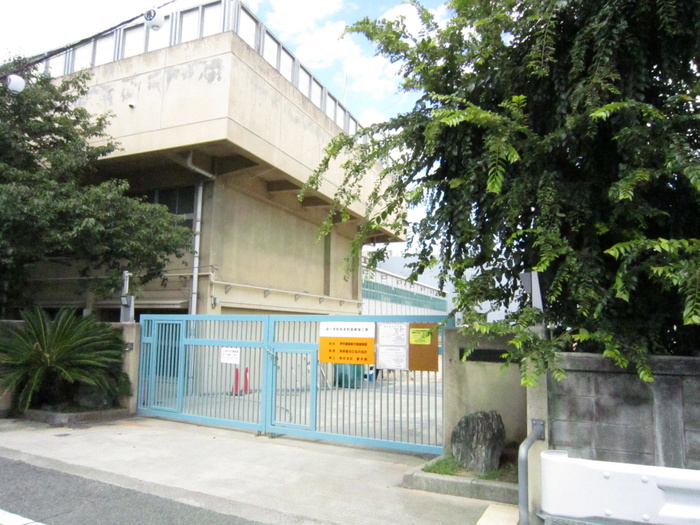 小学校　東三国ヶ丘小学校（小学校）まで324m