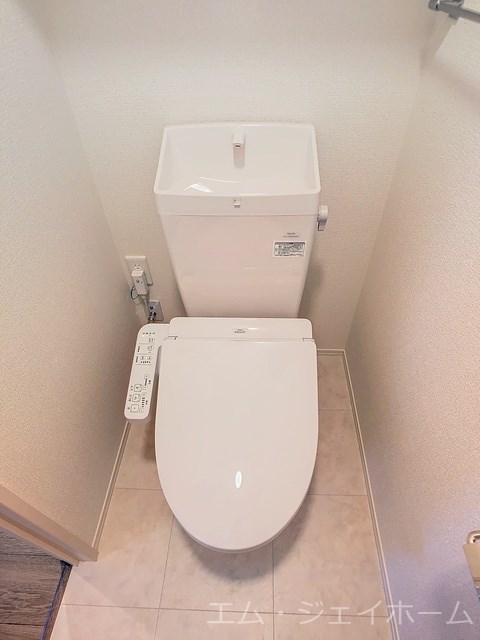 ＪＲ草津線 手原駅 徒歩17分 3階建 築3年のトイレ写真