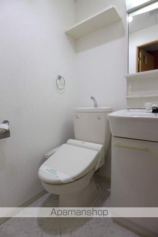 地下鉄七隈線 渡辺通駅 徒歩8分 15階建 築23年のトイレ写真