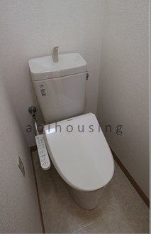 トイレ　温水洗浄便座付き