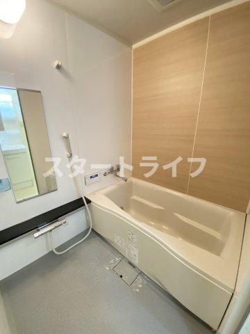 地下鉄御堂筋線 西中島南方駅 徒歩7分 5階建 築37年の風呂写真