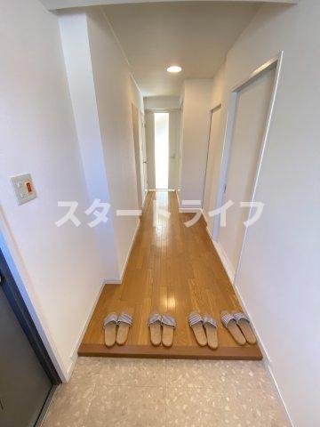 地下鉄御堂筋線 西中島南方駅 徒歩7分 5階建 築37年の玄関写真