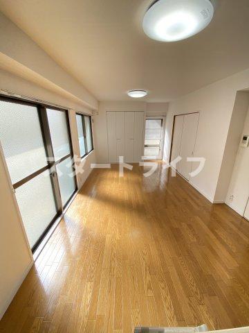 地下鉄御堂筋線 西中島南方駅 徒歩7分 5階建 築37年の内装写真
