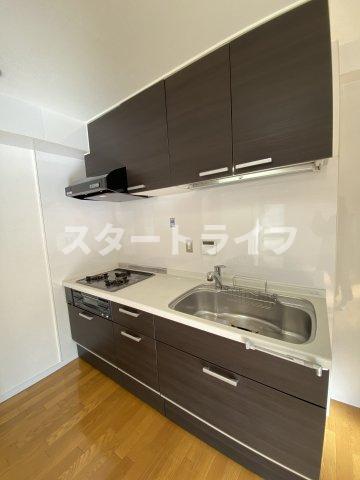 地下鉄御堂筋線 西中島南方駅 徒歩7分 5階建 築37年のキッチン写真