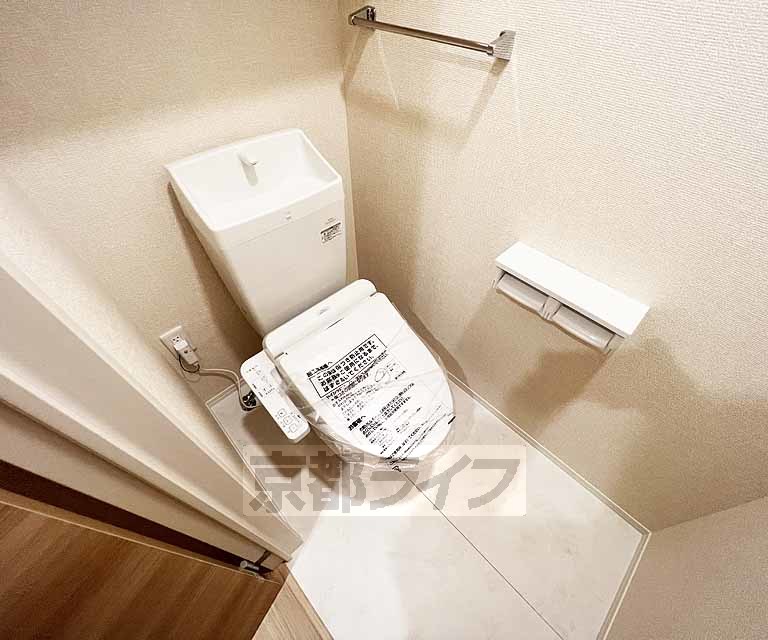 D-room グレース西院のトイレ写真