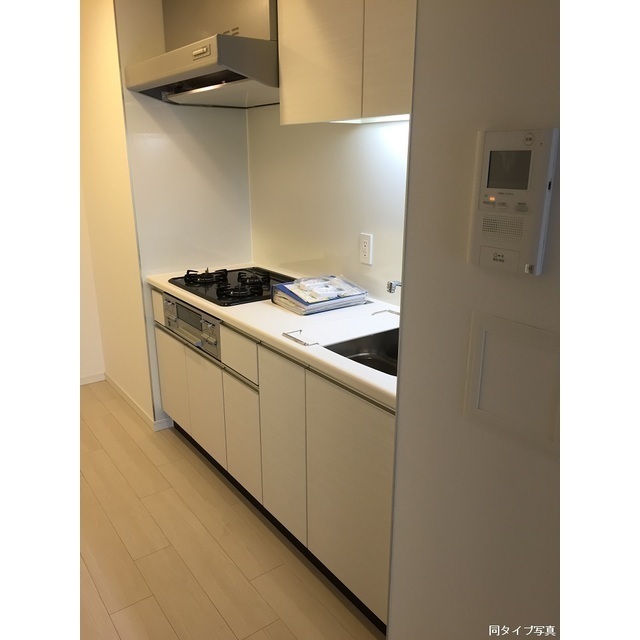 キッチン　※部屋タイプによって色が異なる場合がございます