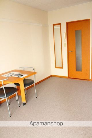 レオパレス美明の玄関写真