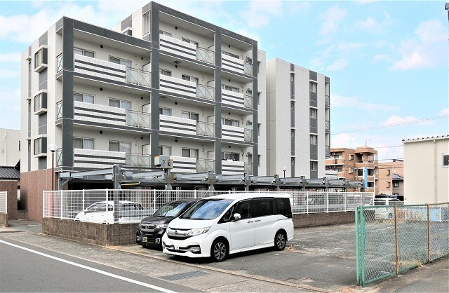 建物外観　人気デザイナーズマンションです！