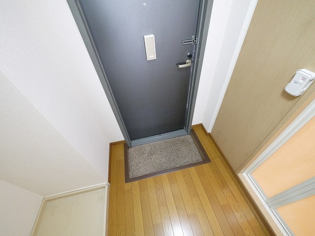 玄関　落ち着いた玄関です