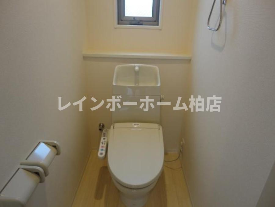トイレ　落ち着いたトイレです