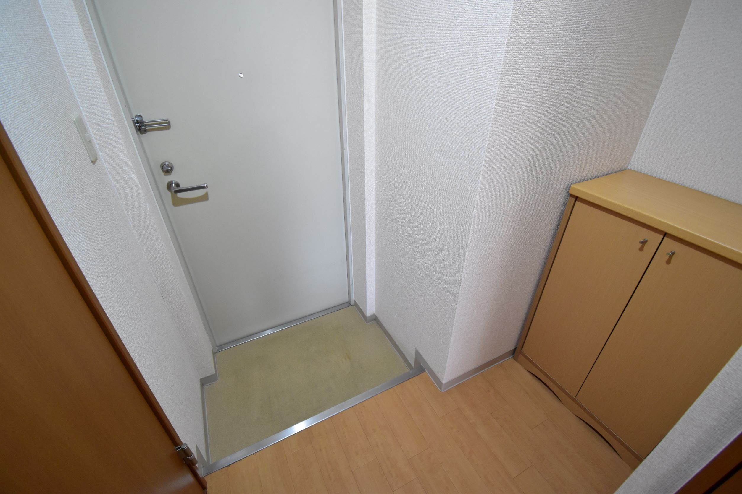 玄関　シューズボックス付きの玄関です☆（同仕様写真）