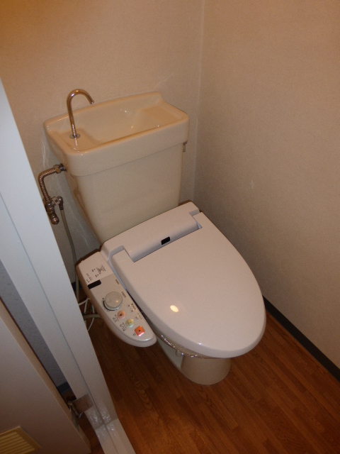 トイレ　ウォシュレット完備
