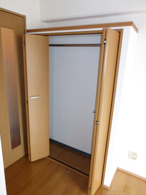 収納　玄関前クローゼット