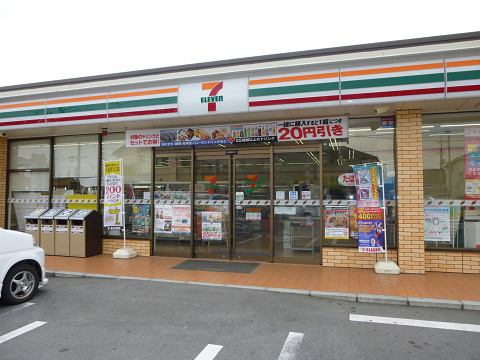 コンビニ　セブンイレブン伊勢崎除ヶ町店（コンビニ）まで522m
