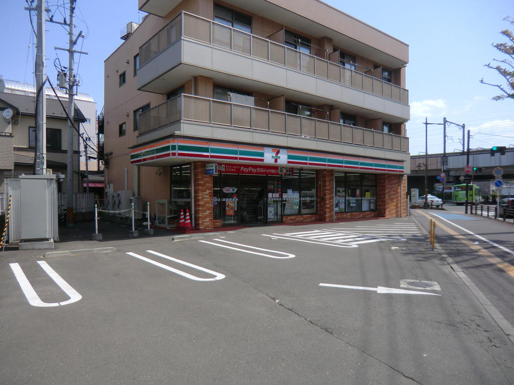 コンビニ　セブンイレブン仙台長町駅前店（コンビニ）まで270m