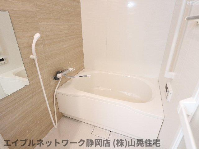 バス・シャワールーム　お風呂で日々の疲れを落としましょう