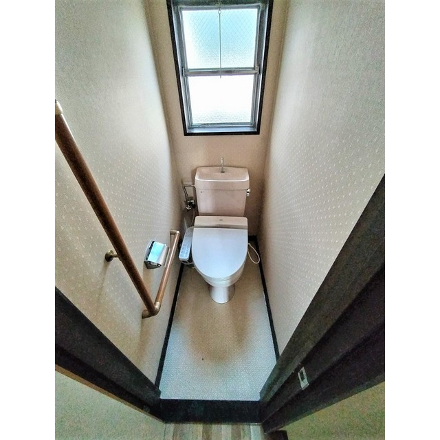 トイレ　温水洗浄暖房便座