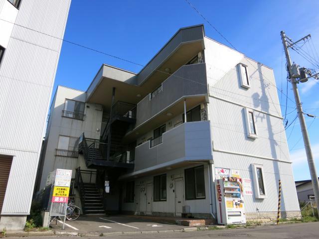 函館市湯川町のアパートの建物外観