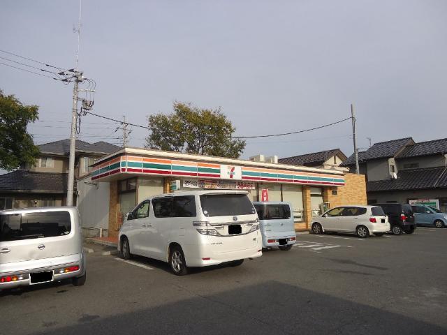 コンビニ　セブンイレブン前橋駒形町店（コンビニ）まで717m