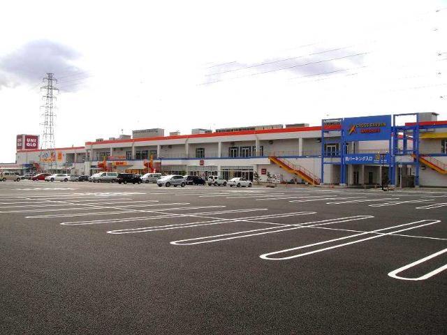 ショッピングセンター　ユニクロクロスガーデン前橋店（ショッピングセンター）まで2012m